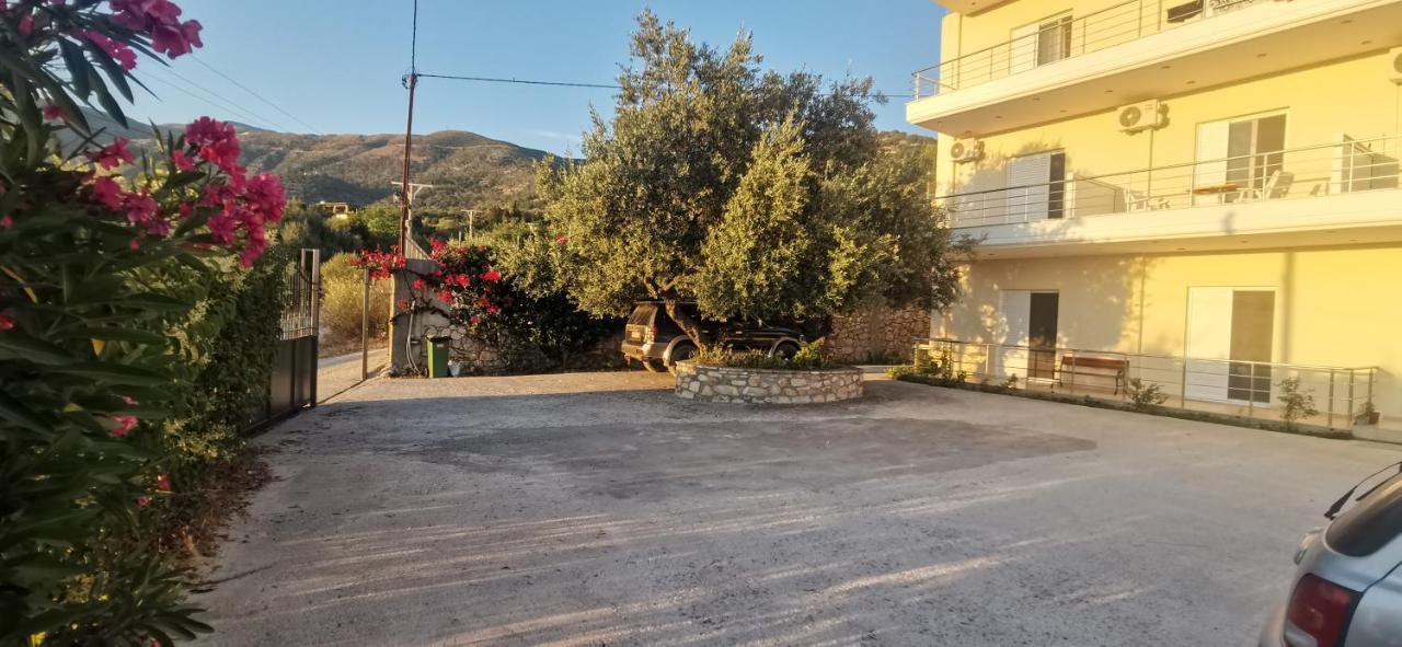 Apollon's Apartment