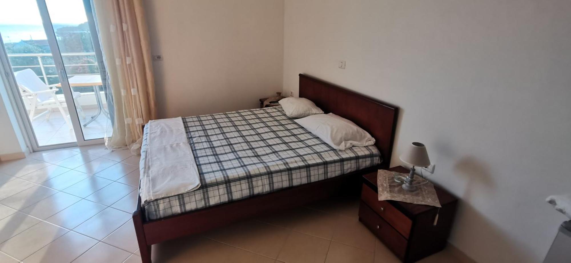 Apollon's Apartment *